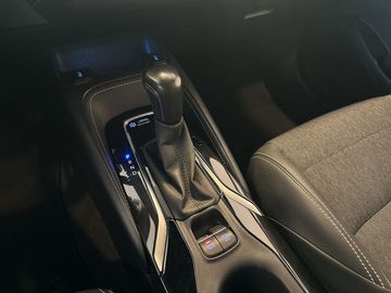 Car image 14