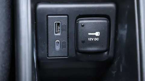 Car image 34