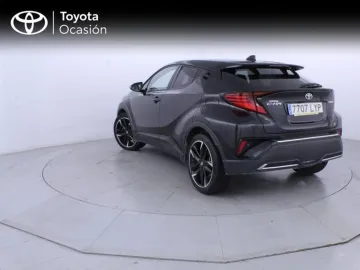 Car image 4