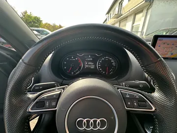 Car image 30