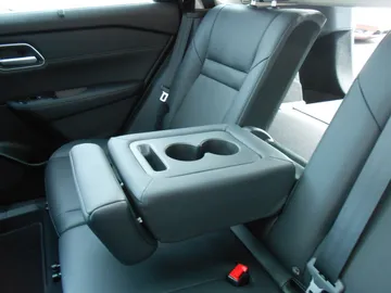 Car image 38