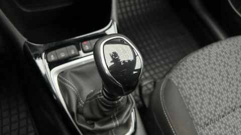 Car image 22