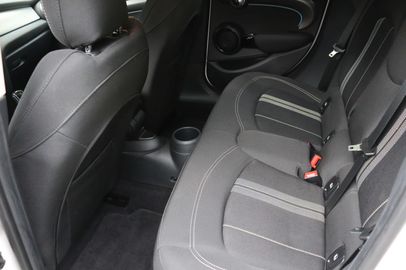 Car image 33