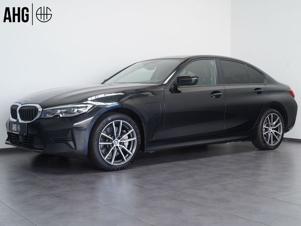 BMW 330e Advantage 185 kW image number 1