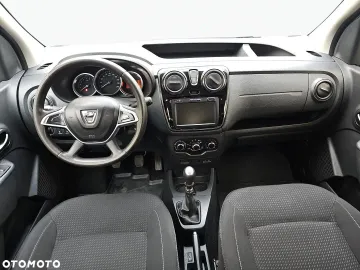 Car image 30