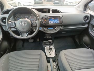 Car image 30