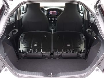 Car image 37