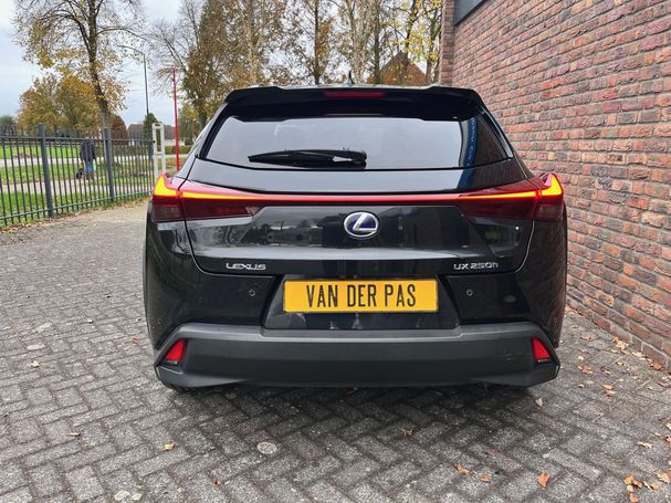 Lexus UX 250h 135 kW image number 3