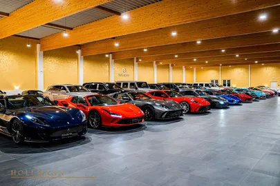 Car image 30