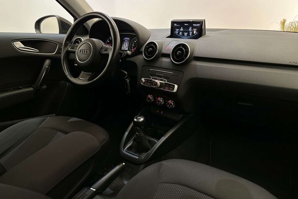 Audi A1 1.0 TFSI S-line Sportback 70 kW image number 17