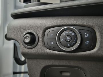 Car image 38