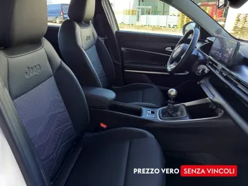 Car image 25
