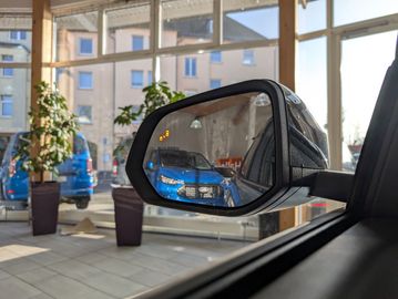 Car image 33