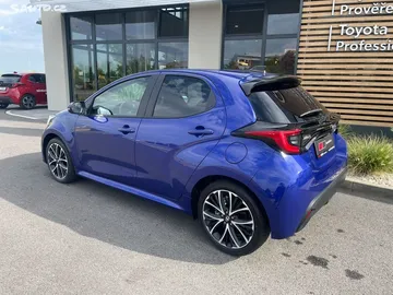 Car image 5