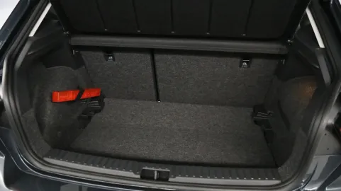 Car image 40