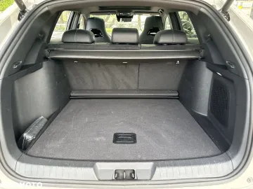 Car image 40