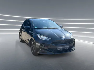 Car image 3