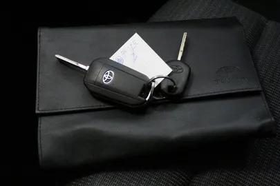 Car image 38
