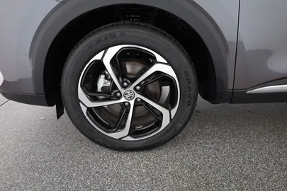 Car image 32