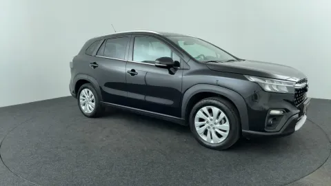 Car image 3