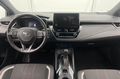 Car image 12