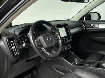 Car image 30