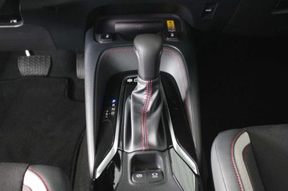 Car image 14