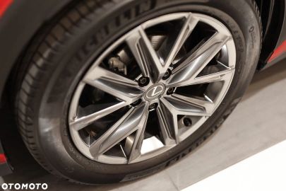 Car image 40