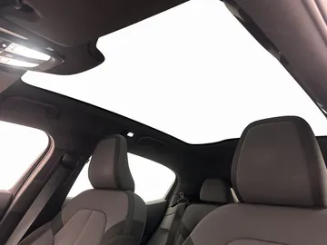 Car image 38