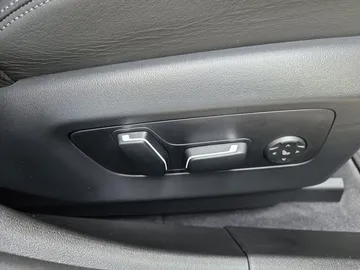 Car image 43