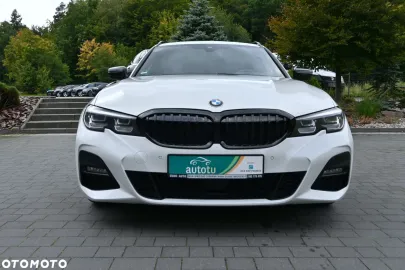 Car image 40