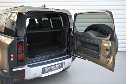 Car image 30