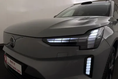 Car image 32