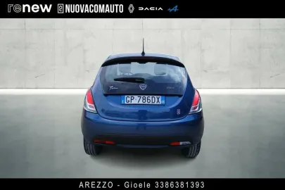 Car image 4