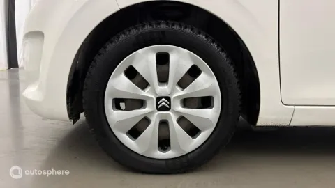 Car image 20