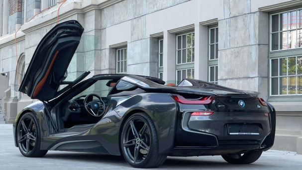 BMW i8 xDrive 170 kW image number 2