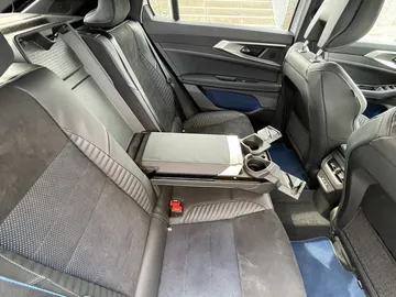 Car image 47