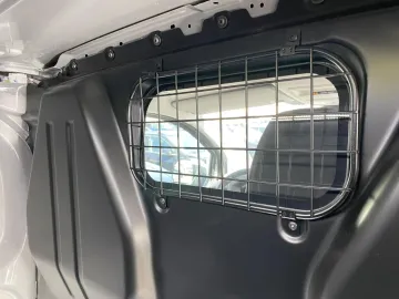 Car image 46