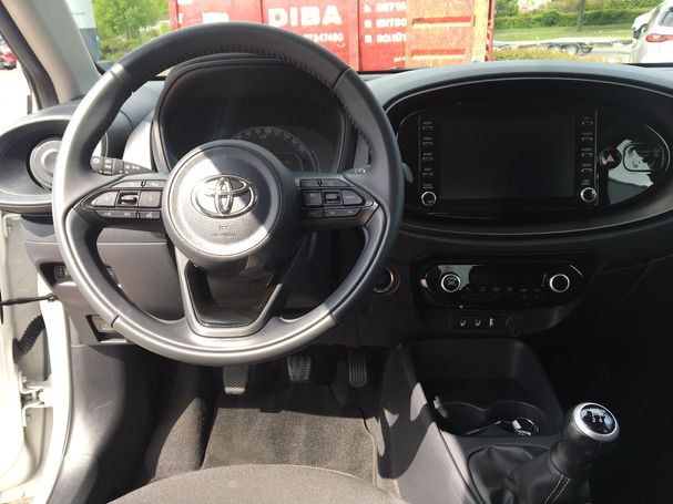 Toyota Aygo X 53 kW image number 7