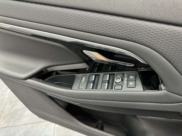 Car image 33