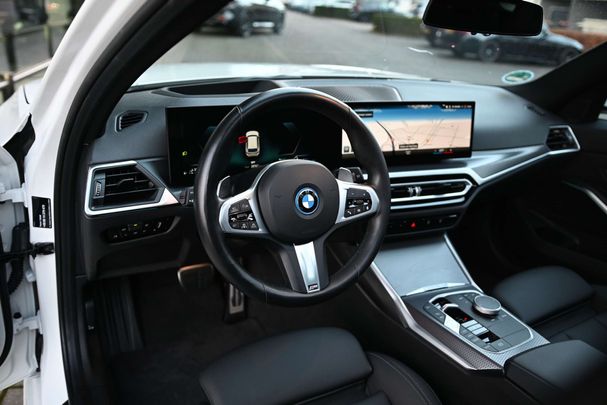 BMW 330 e Touring 215 kW image number 14