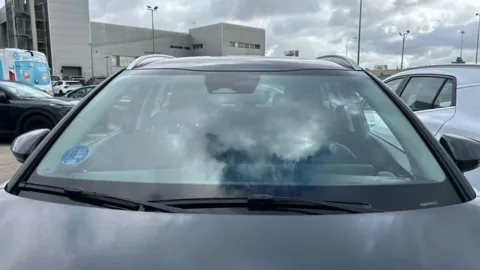 Car image 25