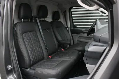 Car image 44