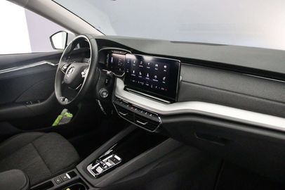 Car image 37