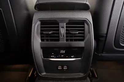 Car image 39
