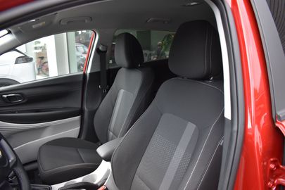 Car image 11