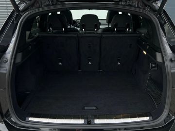 Car image 38