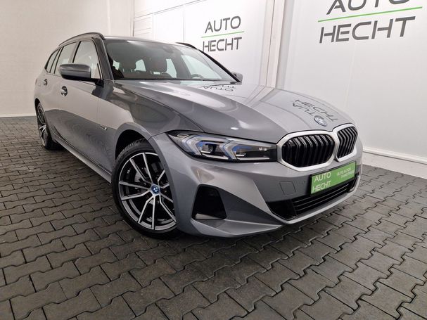 BMW 330e Touring M 215 kW image number 2