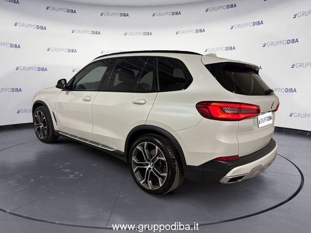 BMW X5 xDrive30d xLine 195 kW image number 8