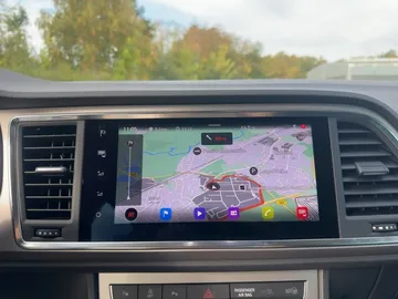Car image 19